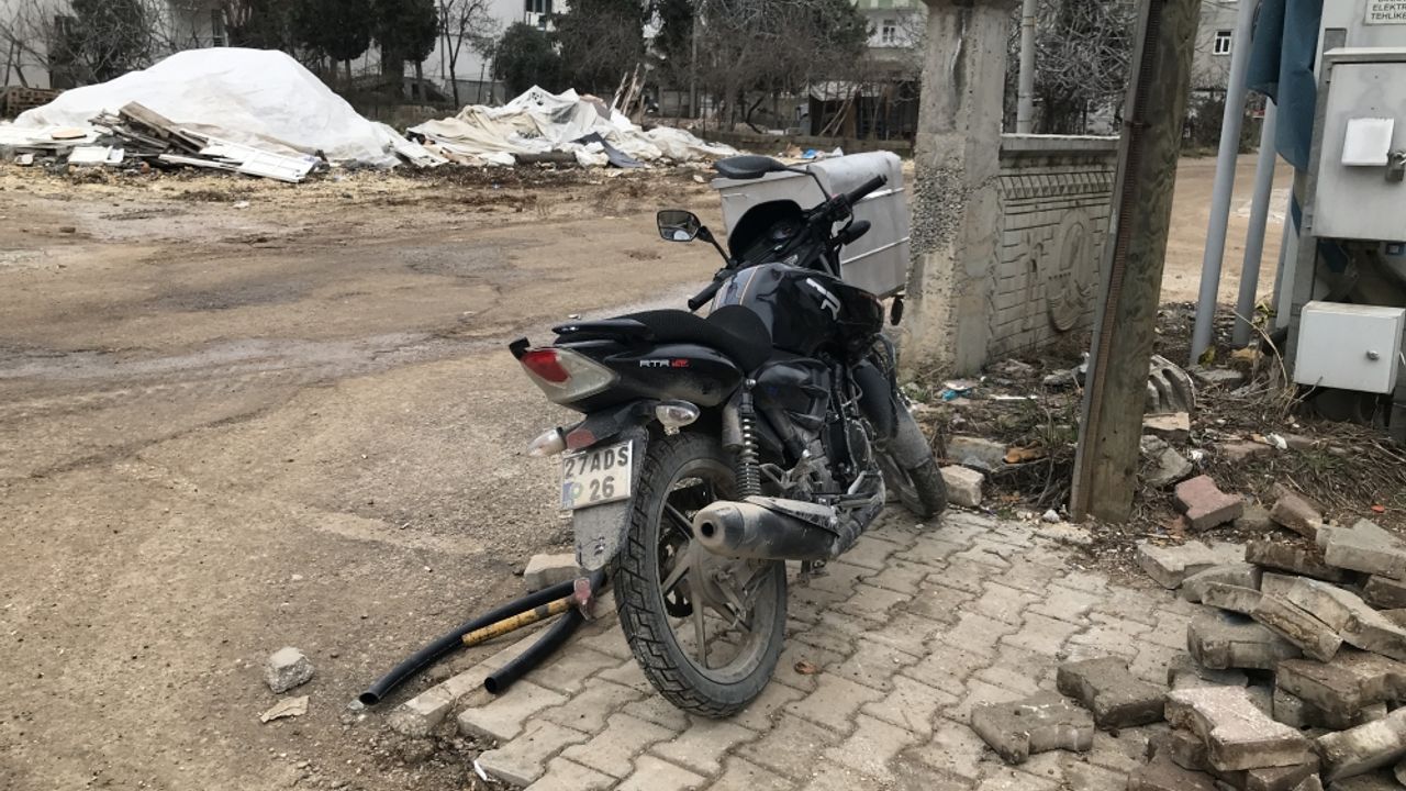 Adıyaman'da devrilen motosikletteki 3 kişi yaralandı