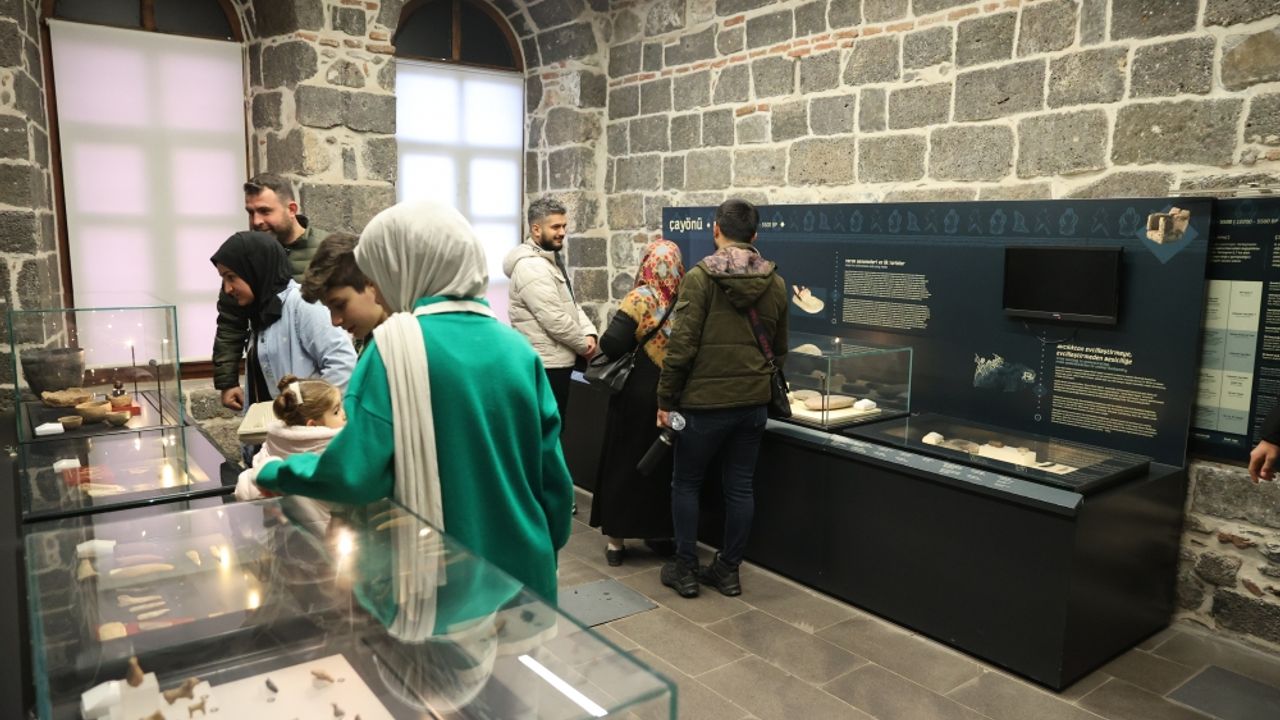 Diyarbakır Müzesi her yıl binlerce ziyaretçiyi tarihte yolculuğa çıkarıyor