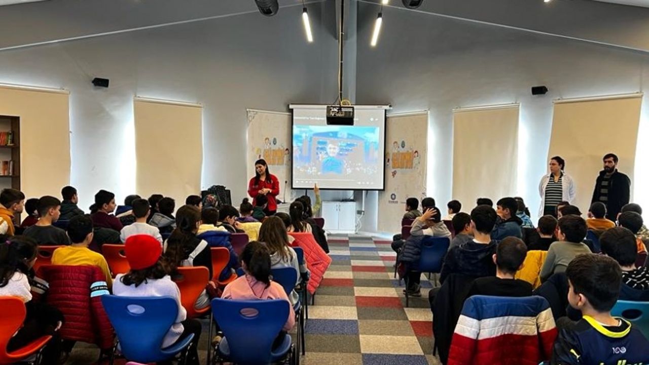 Diyarbakır'da Bilgievi öğrencilerine uzay bilimleri semineri
