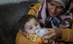 6 ŞUBAT DEPREMLERİNİN BİRİNCİ YILI - Yıllarca kucağına almayı beklediği evladını depremde yitiren anne, yeni doğan bebeğine umutla sarılıyor
