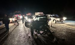 Adıyaman'da iki otomobilin çarpıştığı kazada 6  kişi yaralandı