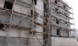 Gaziantep'te inşaat iskelesinin çökmesi sonucu 1 işçi öldü, 2 işçi yaralandı