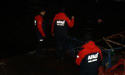 Siverek'te sel alarmı! Araç sel sularında kayboldu, 5 kişi kurtarıldı!