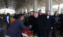 Midyat Belediye Başkan adayı Şahin, pazarda esnafı ziyaret etti