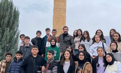 Midyatlı öğrenciler Hasankeyf'te tarihi ve turistik mekanları gezdi