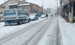 Şırnak'ta kar nedeniyle 5 yerleşim yerine ulaşım sağlanamıyor
