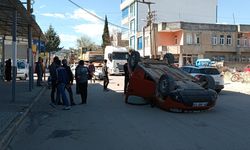 Adıyaman'da iki otomobilin çarpıştığı kazada 2 kişi yaralandı