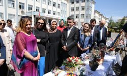 Diyarbakır'da geliri 20 üniversiteli kıza burs olacak kermes düzenlendi