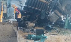 GÜNCELLEME - Şanlıurfa'da viyadükten düşen tırdaki 2 kişi öldü