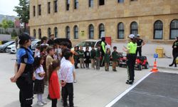 Şırnak'ta Trafik Haftası dolayısıyla çocuklara trafik eğitimi verildi