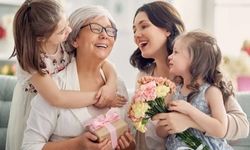 En Güzel ve Anlamlı Anneler Günü Mesajları