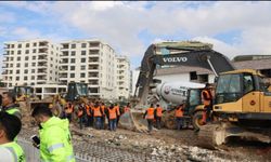 Şanlıurfa'da Balıkayağı Bulvarı'nda yol çöktü!