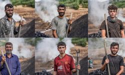Kömür işçileri hem havanın hem ateşin sıcaklığıyla mücadele ediyor