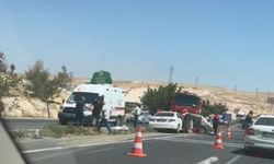 Şanlıurfa'da iki otomobil çarpıştı, 1 ölü 6 yaralı