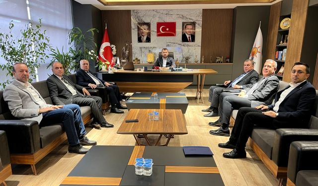 AK Parti Mardin İl Başkanı Alma, partisinin ilçe belediye başkanlarıyla bir araya geldi