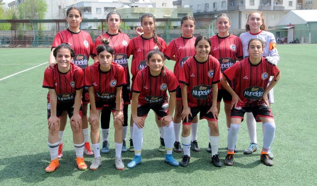 Cizre kadın futbol takımı play-off'a yükseldi