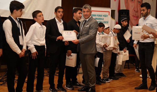 Diyarbakır'da "Genç Sada Kur'an-ı Kerim'i Güzel Okuma Yarışması"nın bölge finali yapıldı
