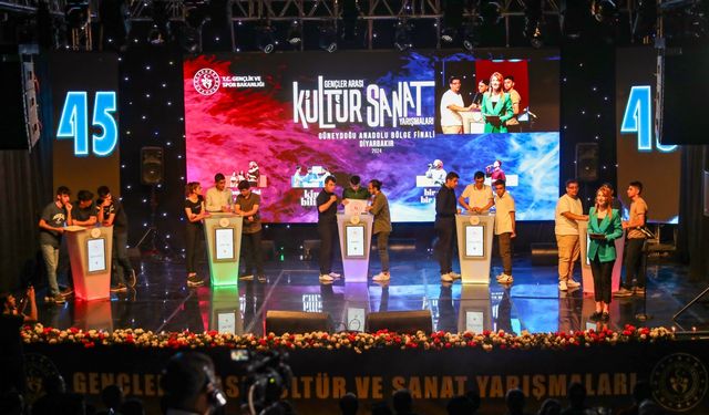 Diyarbakır'da "Gençler Arası Kültür Sanat Yarışmaları Güneydoğu Anadolu Bölge Finali" başladı