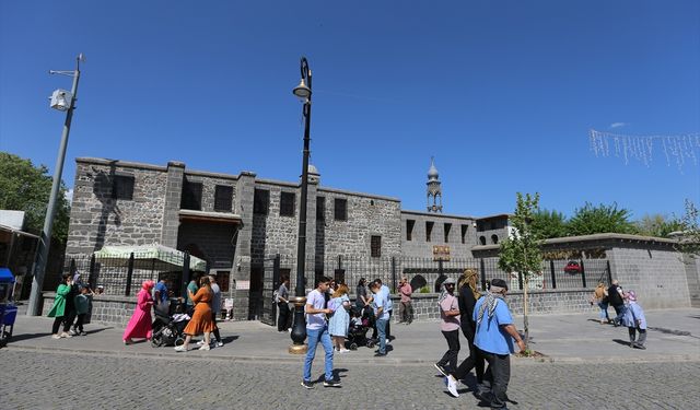 Ziyaretçi akınına uğrayan Diyarbakır'da "Turizm polisi" görev yapacak