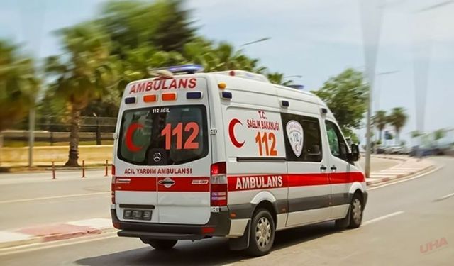 Minibüsler çarpıştı: 11'i öğrenci 15 yaralı!
