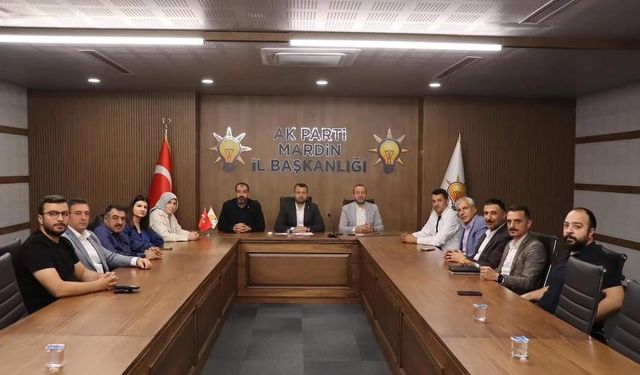 AK Parti Mardin İl Başkanı Alma Artuklu Belediye Meclis üyeleri ile toplantı yaptı