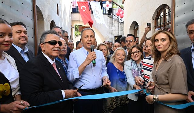 İçişleri Bakanı Yerlikaya, restore edilen Gaziantep'teki tarihi Şeker Hanı'nın açılışına katıldı