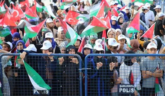 Yeniden Refah Partisi Genel Başkanı Erbakan Şanlıurfa'da "Filistin için kıyama davet" mitinginde konuştu:
