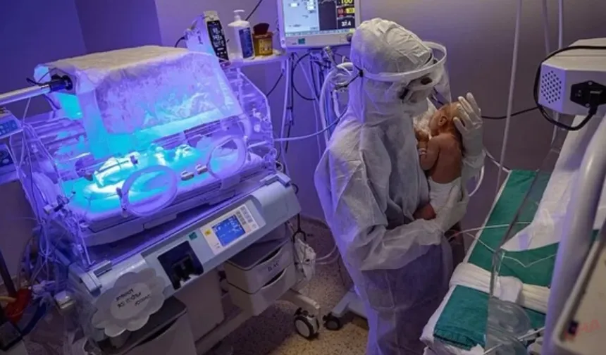 Bebekleri özel hastanelerin yenidoğan servislerine nakleden dolandırıcılara operasyon