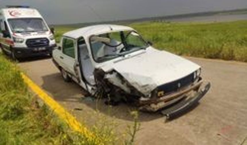 Şanlıurfa'da iki aracın çarpıştığı kazada 3 kişi yaralandı